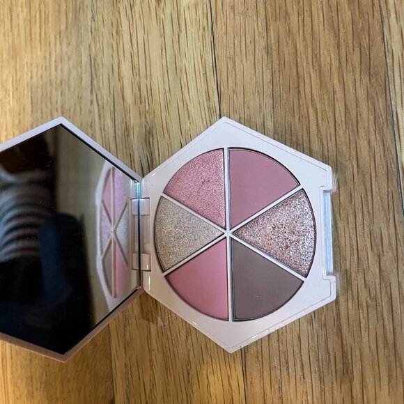 EM Cosmetics Divine Skies Eyeshadow Palette Magic Hour - Picture 3 of 5